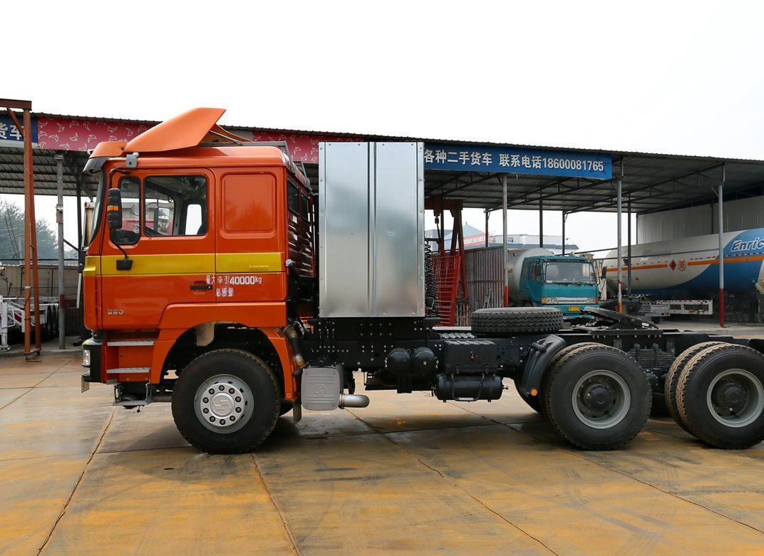 Traktor-Lkw-Kopf Shacman Gas-Transport-Pferd 6 * 4 mit 3 Achsen Weichai 350hp LNG-Handbuch