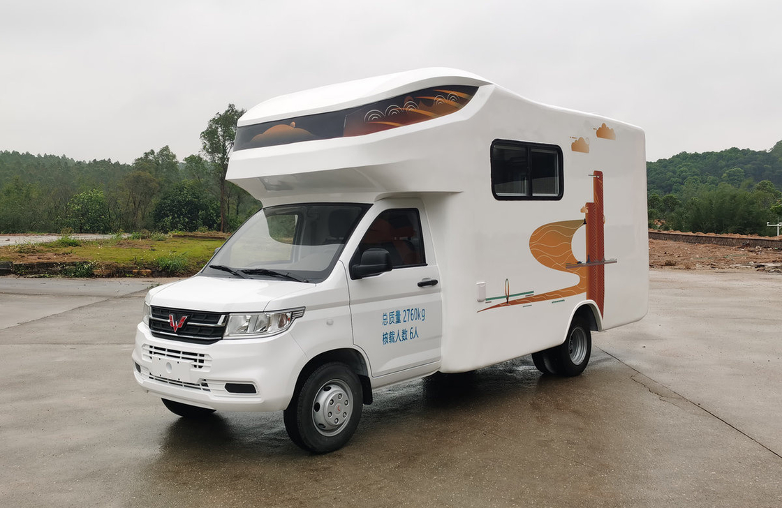 Box Truck Container Wuling Motor Home Auto 5,8 Meter mit Toilette Komfortables Bett und Sofa