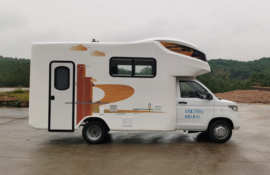 Box Truck Container Wuling Motor Home Auto 5,8 Meter mit Toilette Komfortables Bett und Sofa