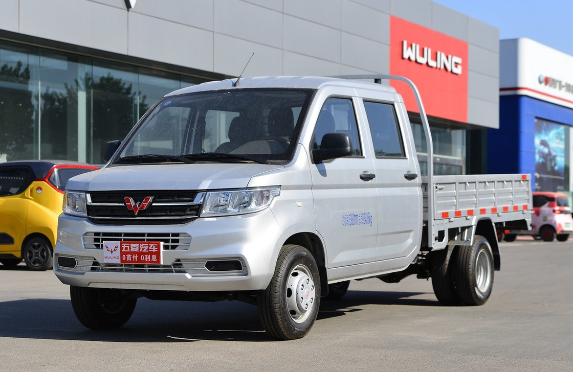 Box Truck Cargo Wuling Light Truck Doppelkabine 3350mm Radstand 4*2 Fahrmodus 6 Reifen