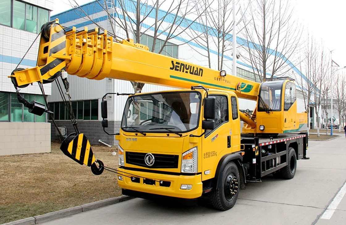 Gebrauchtes Lkw-Kran zum Verkauf Dongfeng 16 Tonnen mit Fünf-Sektion-Rechtarm chinesischer mobiler Kran