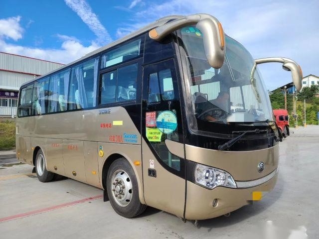 Zweitgebrauchter Youtong Bus Bus ZK6808 Linkslenker 30 Sitzplätze Blattfeder in Afrika