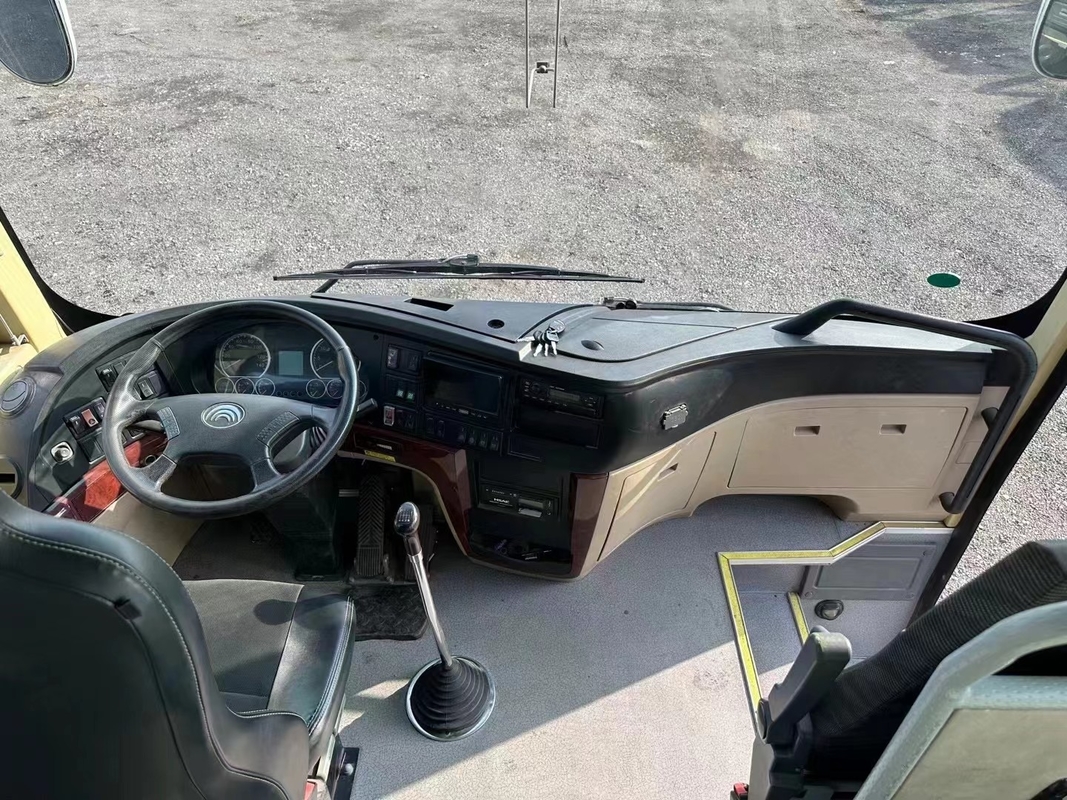 Gebraucht Passagier und Reisen 2015 Jahr 39 Sitzplätze YUTONG Bus ZK6876 Leaf Spring Gebrauch auf schlechter Straße