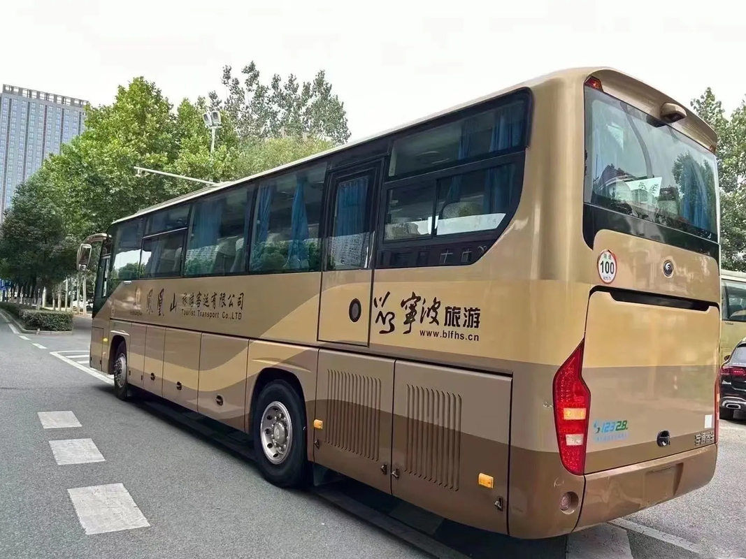 ZK6119 Yutong Gebrauchtpassagierbus / 53-Sitzer Doppeltürer Linkslenker Luxusbus