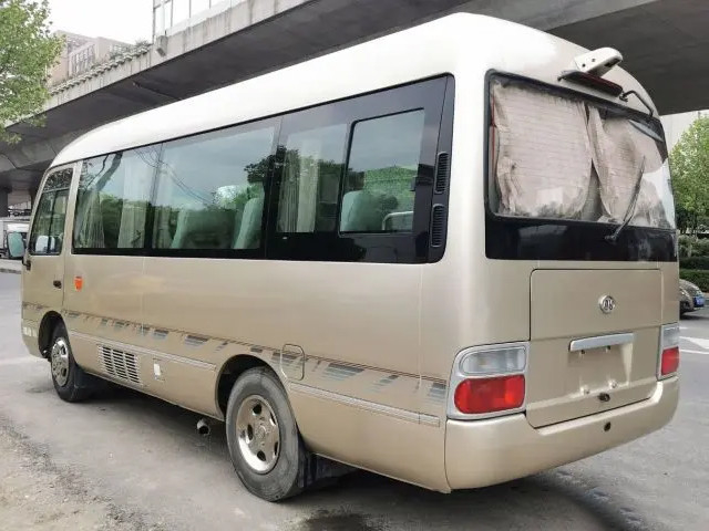 HFF6600 Ankai Frontgetriebener Dieselmotor Linkslenker Eintürer mittlerer Bus