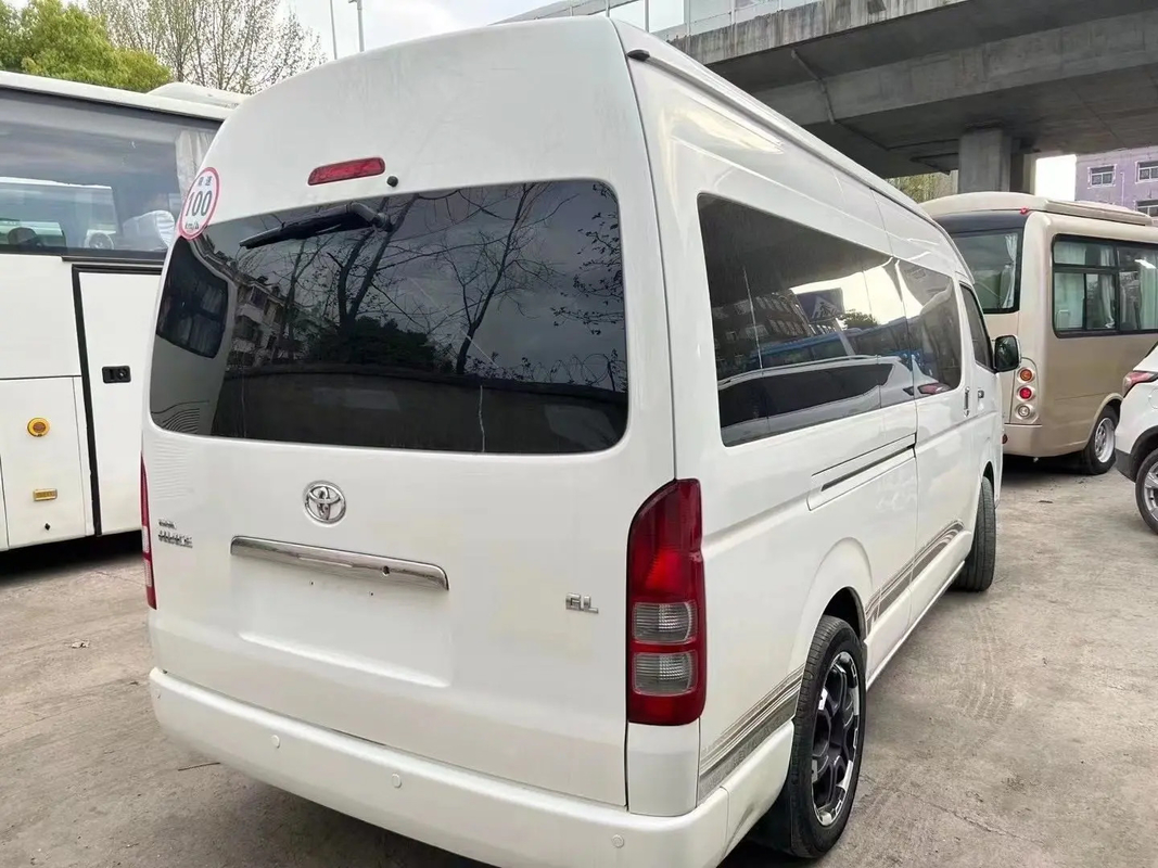 Hiace 13-Sitzer 4-Tür-Vorderradantrieb Benzinmotor Komfort und unfallfreier Gebrauchtminibus