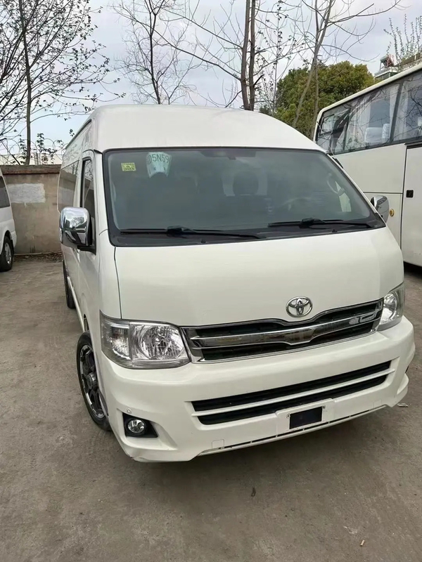 Hiace 13-Sitzer 4-Tür-Vorderradantrieb Benzinmotor Komfort und unfallfreier Gebrauchtminibus