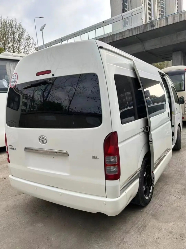 Hiace 13-Sitzer 4-Tür-Vorderradantrieb Benzinmotor Komfort und unfallfreier Gebrauchtminibus