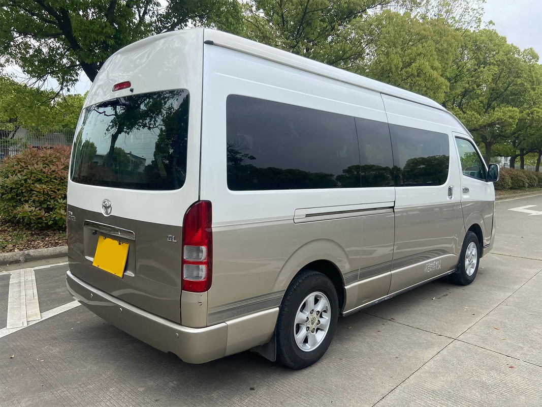Toyota Hiace 13-Sitzer Linkslenker Elektro-Mitteltür Euro 4 Standard Champagner Gold Minibus
