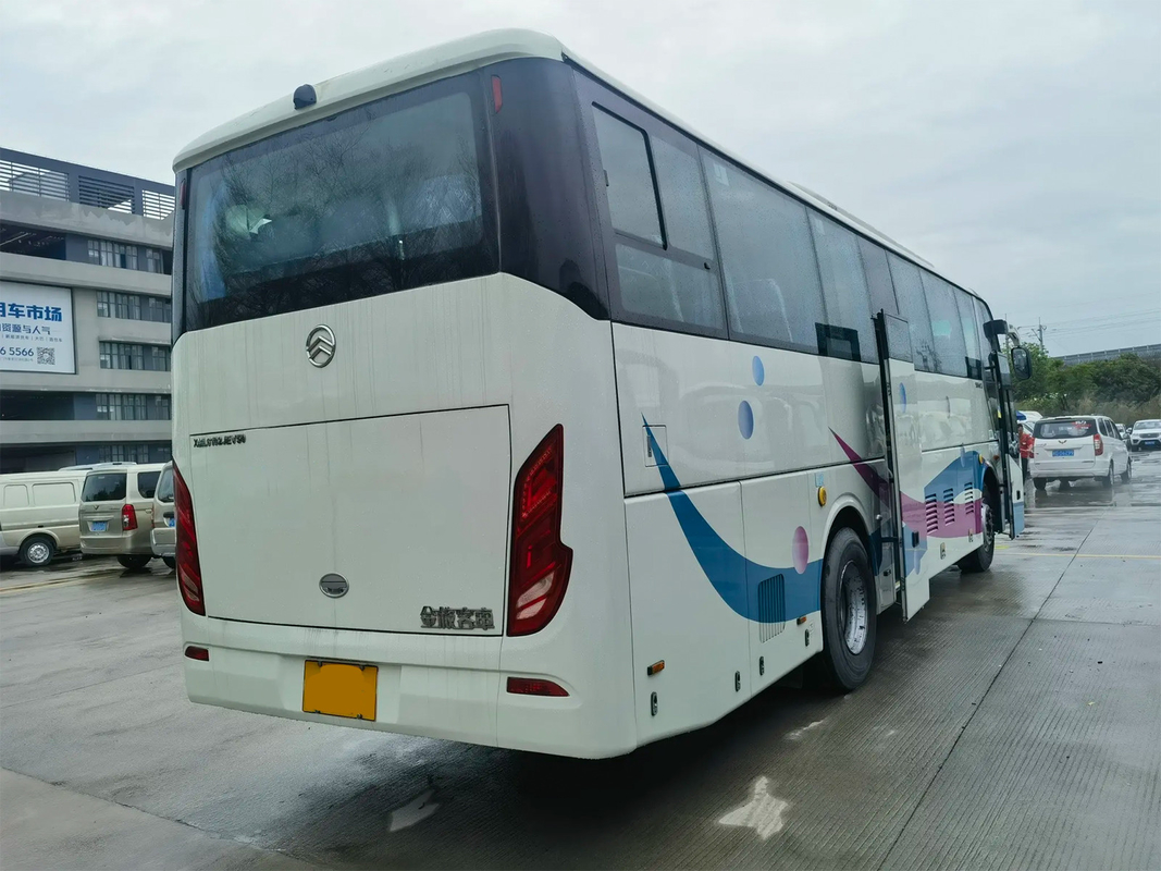 47-Sitzer Golden Dragon Brand New Energy Second-Hand Bus mit großem Gepäckraum