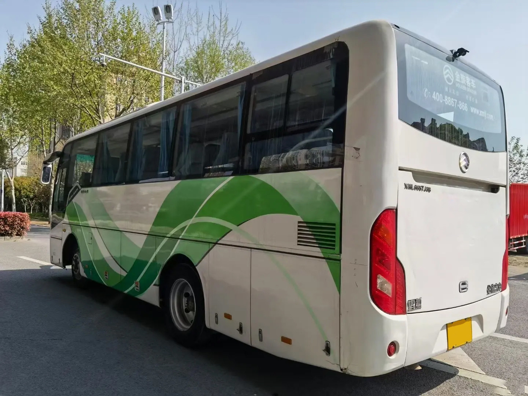 XML6857 33-Sitzer weißer Dieselmotor mit Eintür und Klimaanlage