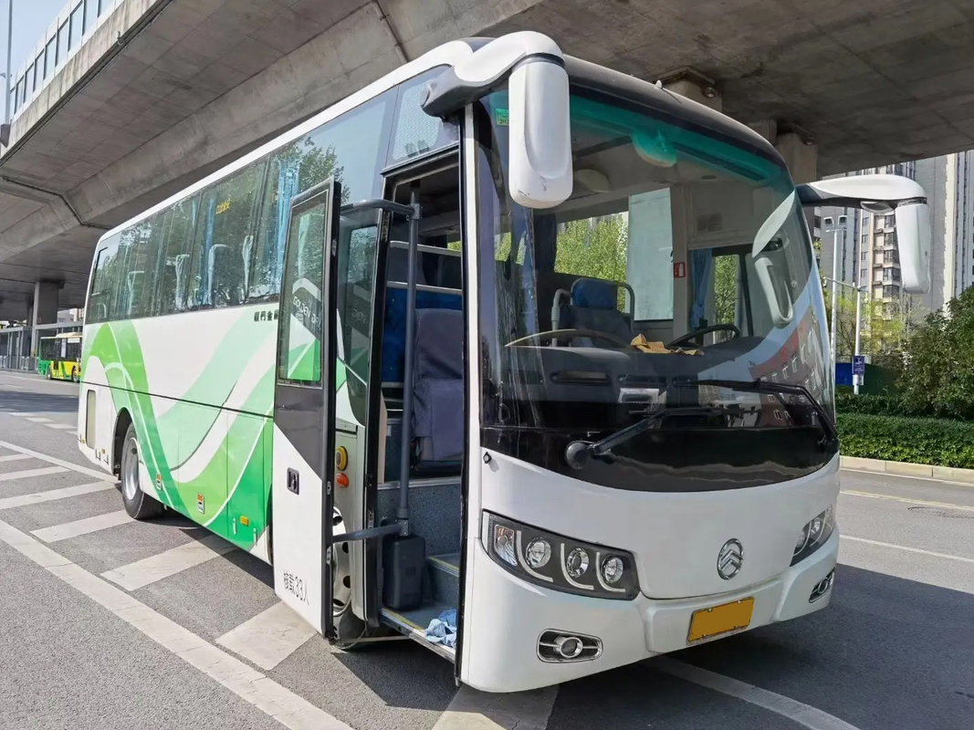 XML6857 33-Sitzer weißer Dieselmotor mit Eintür und Klimaanlage