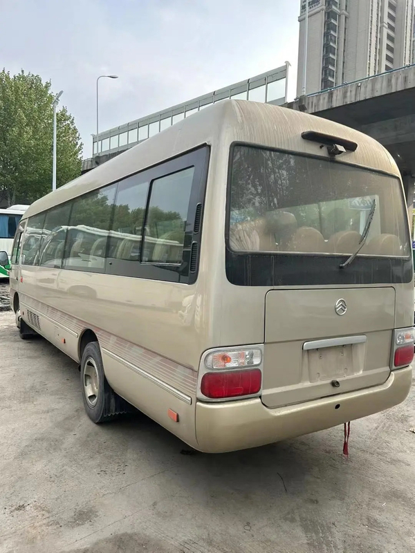 XML6770 28-Sitzer 7,7-Meter Golden Dragon Second-Hand-Medium Bus Champagner Gold Frontmotor