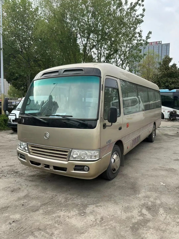 XML6770 28-Sitzer 7,7-Meter Golden Dragon Second-Hand-Medium Bus Champagner Gold Frontmotor