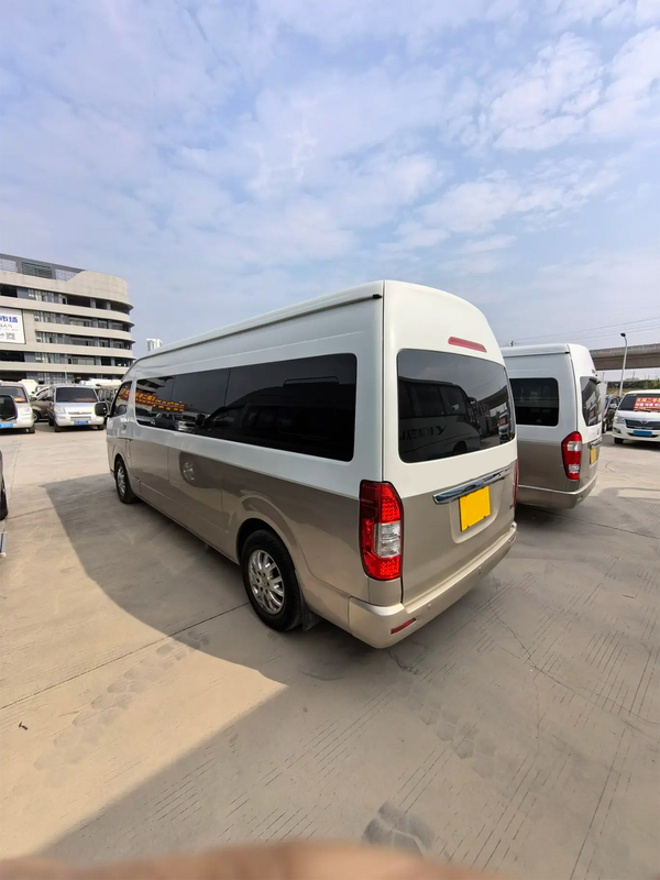 Gebrauchtes Mini Coach 2017 Jahr 19 Sitzplätze Ölmotor Außenschaukeltür Jinlong Hiace