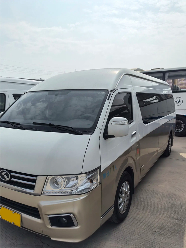 Gebrauchtes Mini Coach 2017 Jahr 19 Sitzplätze Ölmotor Außenschaukeltür Jinlong Hiace