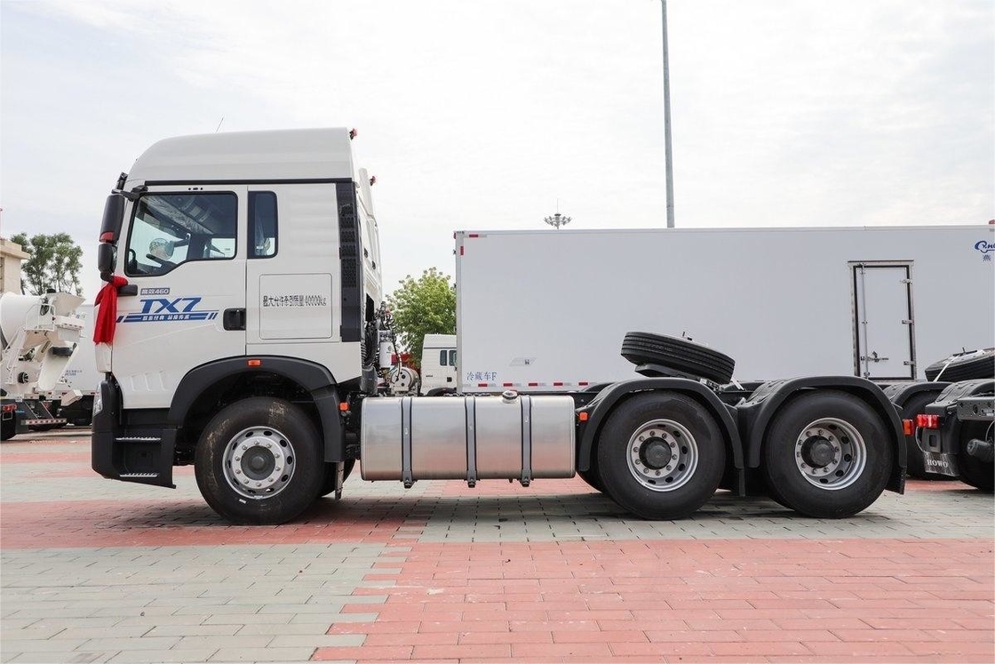 Howo Traktorfahrzeuge 12Gear 6*4 Zehn Reifen 460 PS 6 Zylinder Dieselmotor Einreihe Halbfahrzeuge