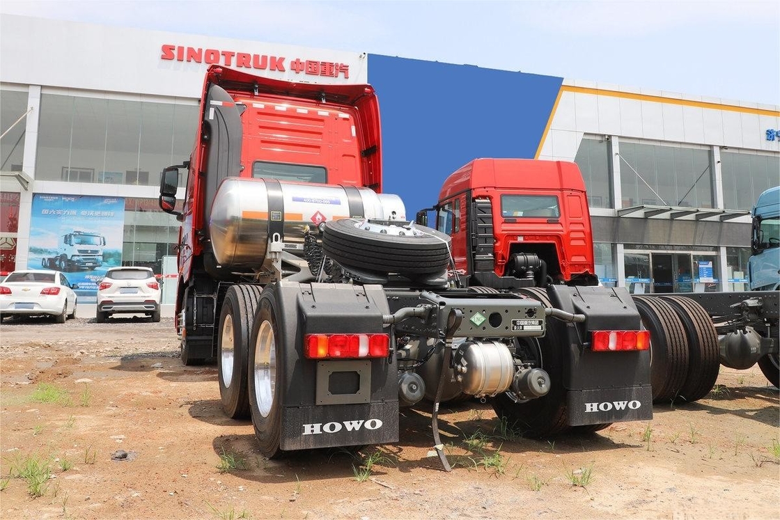 HOWO Schwerlastwagen 530 PS 6X4 Nationaler VI LNG-Traktor Lastwagen Schleier Seitenluftdeflector