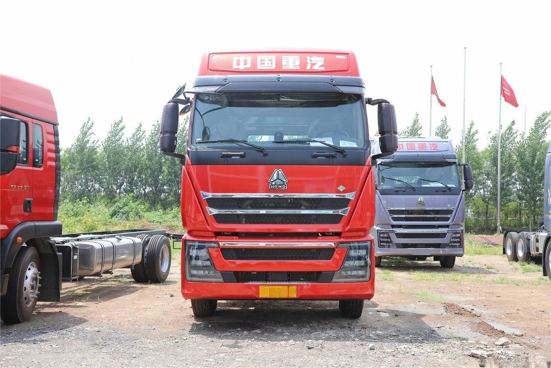 HOWO Schwerlastwagen 530 PS 6X4 Nationaler VI LNG-Traktor Lastwagen Schleier Seitenluftdeflector
