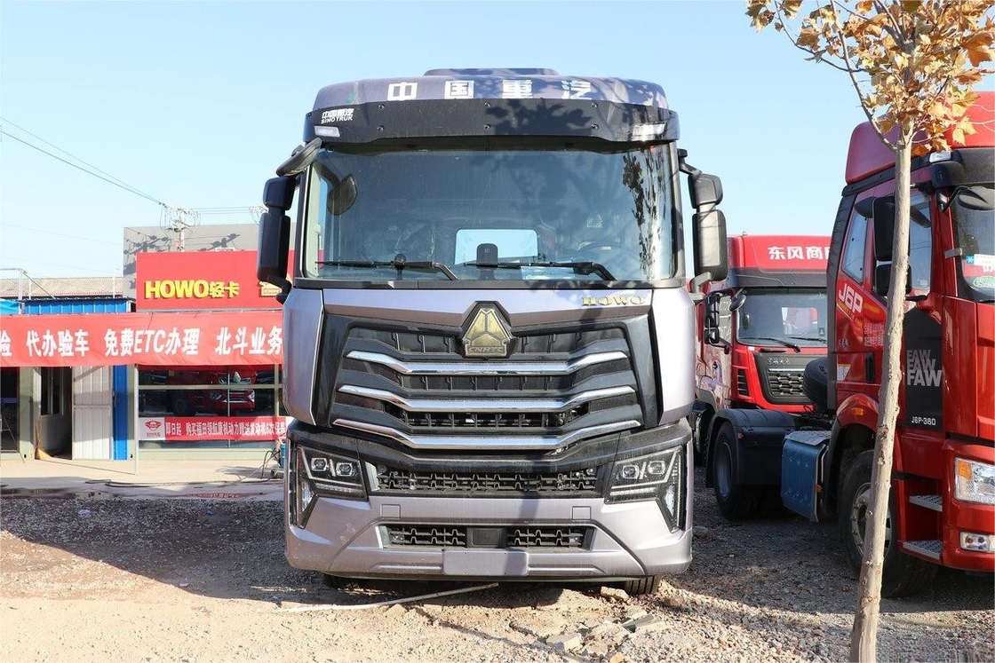 HOWO Schwerlastwagen Traktor Hochdachdeflector 6X4 Diesel 16 Gänge 480 PS National VI
