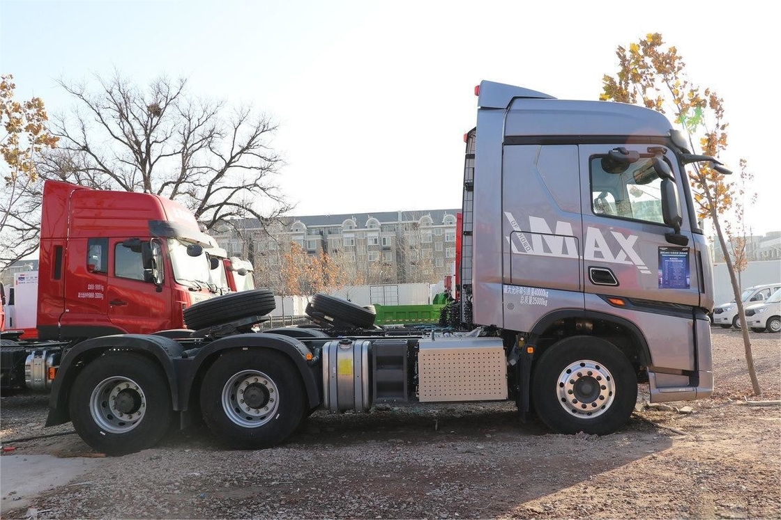 HOWO Schwerlastwagen Traktor Hochdachdeflector 6X4 Diesel 16 Gänge 480 PS National VI