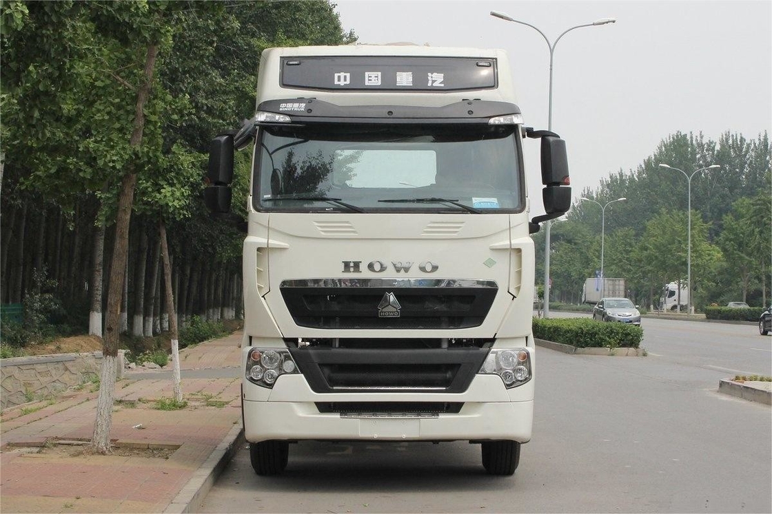 Halbsitzreihe HOWO T7H Schwerlastwagen Hochdachdeflector Seitenwindschirm 440 PS 4X2 LNG-Traktor