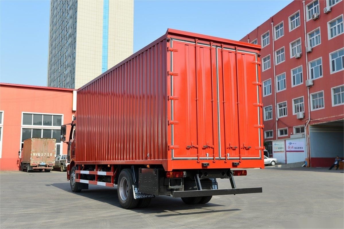 FAW J6L Einzelachse Jiefang Mittellastwagen 240 PS 4X2 8-Geschwindigkeiten 6,8 m Van Lkw Seitentür