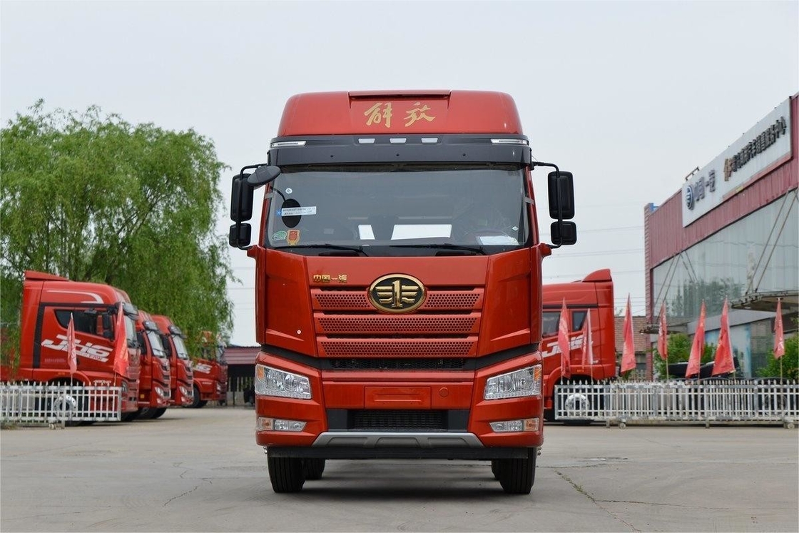 FAW Jiefang Schwerlastwagen High Top 10-Speed Diesel 8X4 320HP 9,5m Geländer Trägerlastwagen Chassis