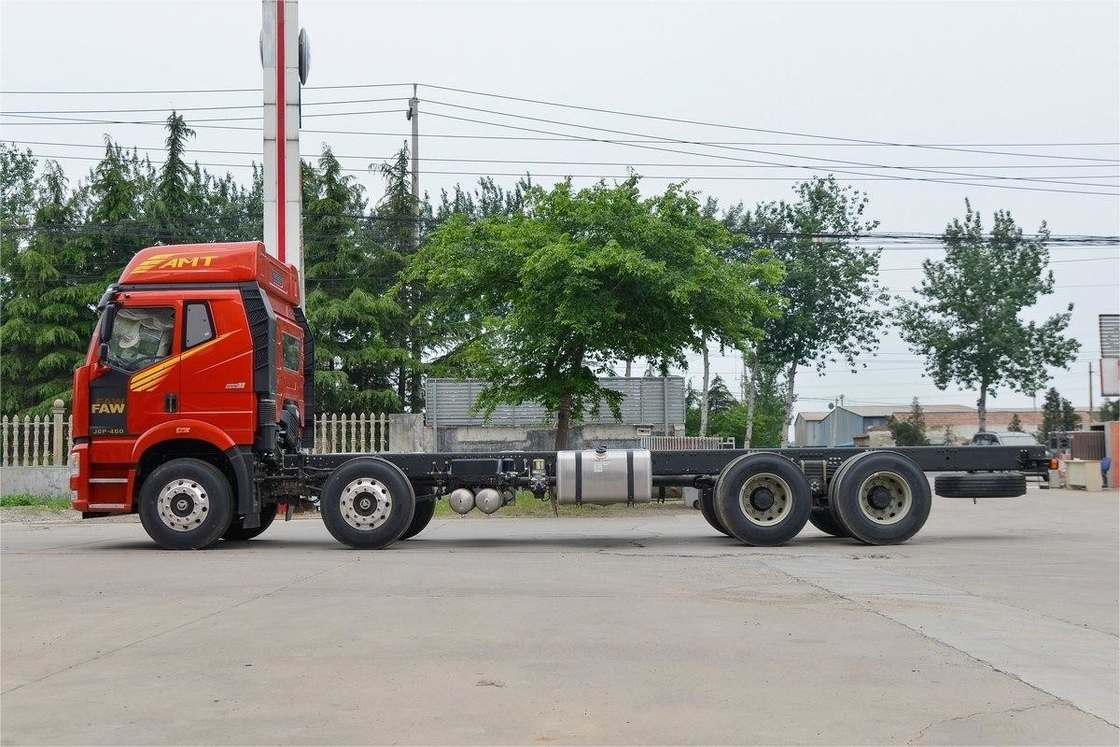 FAW Jiefang Schwerlastwagen High Top 10-Speed Diesel 8X4 320HP 9,5m Geländer Trägerlastwagen Chassis