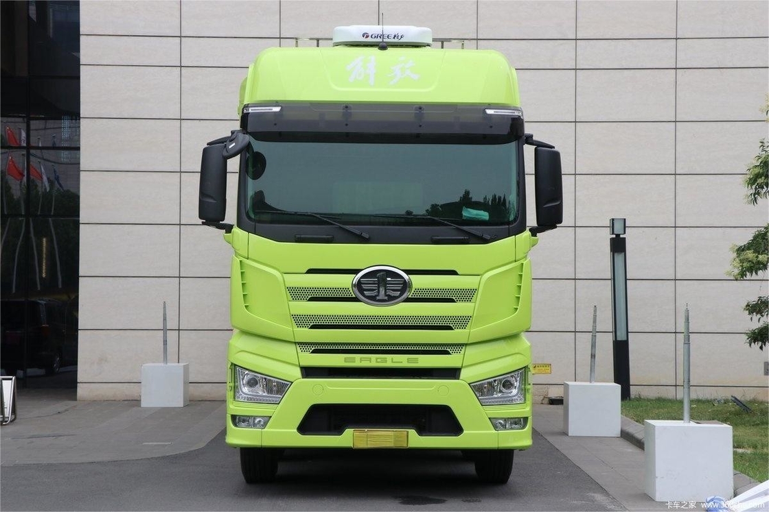 Jiefang schwerer Zaun Truck Grüner Körper Hochdach 460 PS 8X4 9,4 m 12-Gang Diesel-Truck
