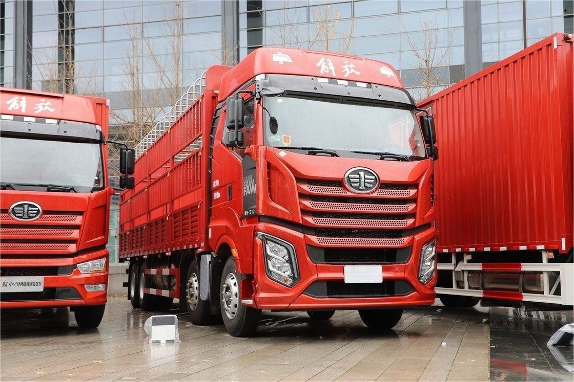 Jiefang Medium Truck Sonnendach Klimaanlage 12 Geschwindigkeiten 510 PS 8X4 9,4 m LNG Zaun Truck