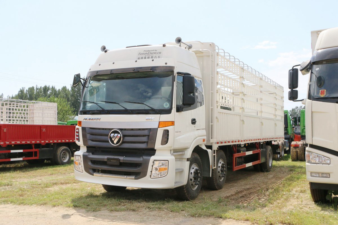 Foton Auman Stake Truck 6 Serie Schwerlastwagen Diesel 8-Geschwindigkeit 245 PS 6X2 9,53 m Weißkörper