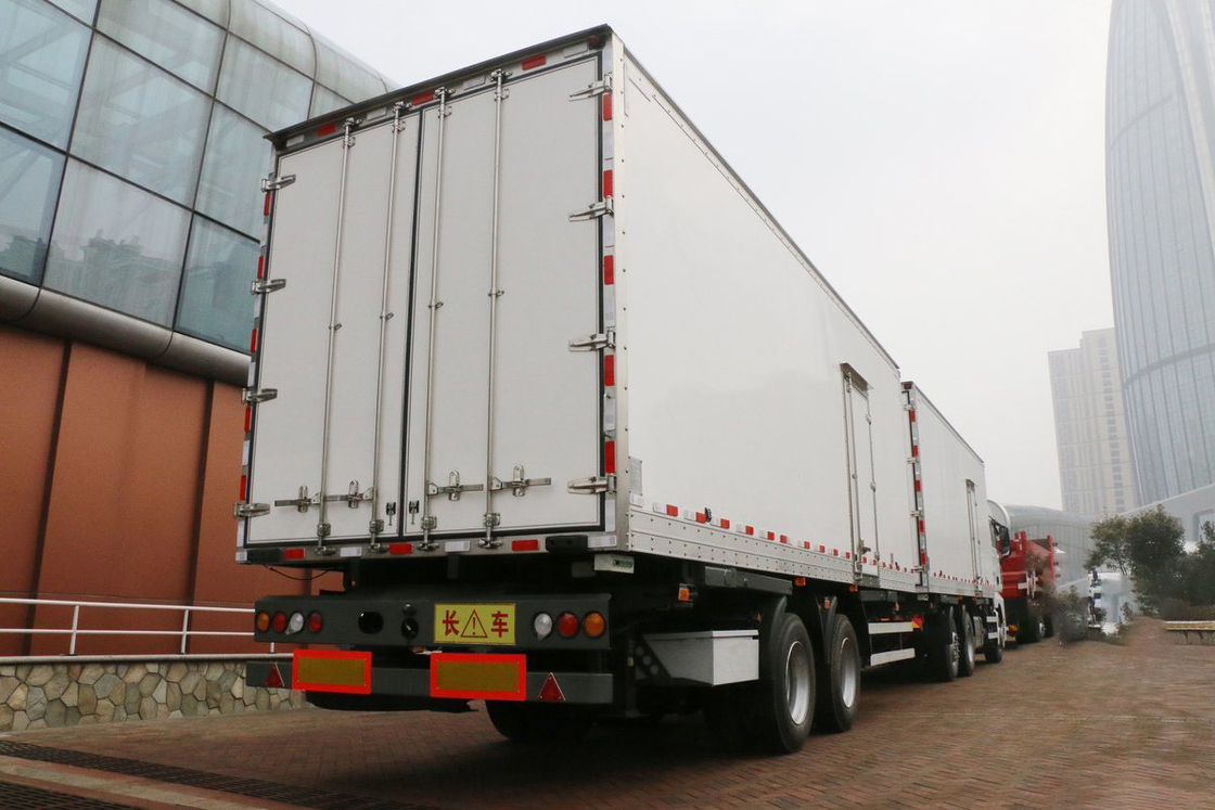 Einzelreihe von Halbsitzen Handfahrzeug 16 Gänge Diesel 480 PS 6*2 Mittelschachs abnehmbarer SITRAK Lieferwagen