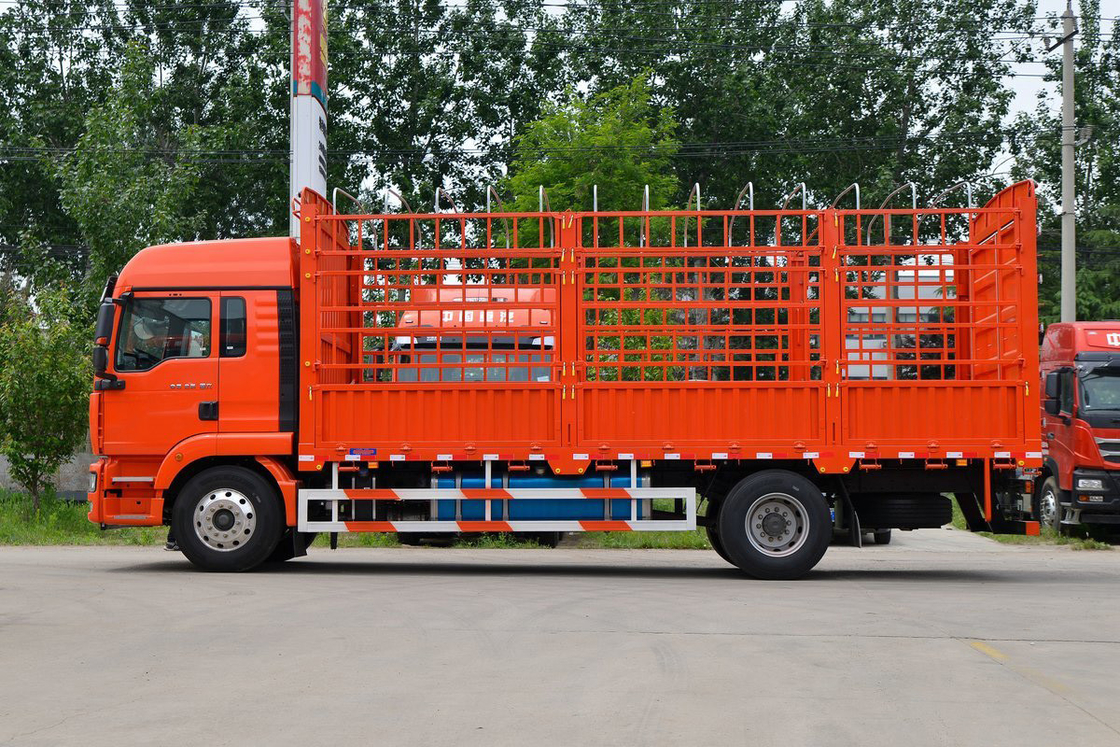 Orange-Körper AMT Hochdachluftdeflector Diesel 8 Geschwindigkeiten 250 PS 6,8 m Sitrak Zaun Truck