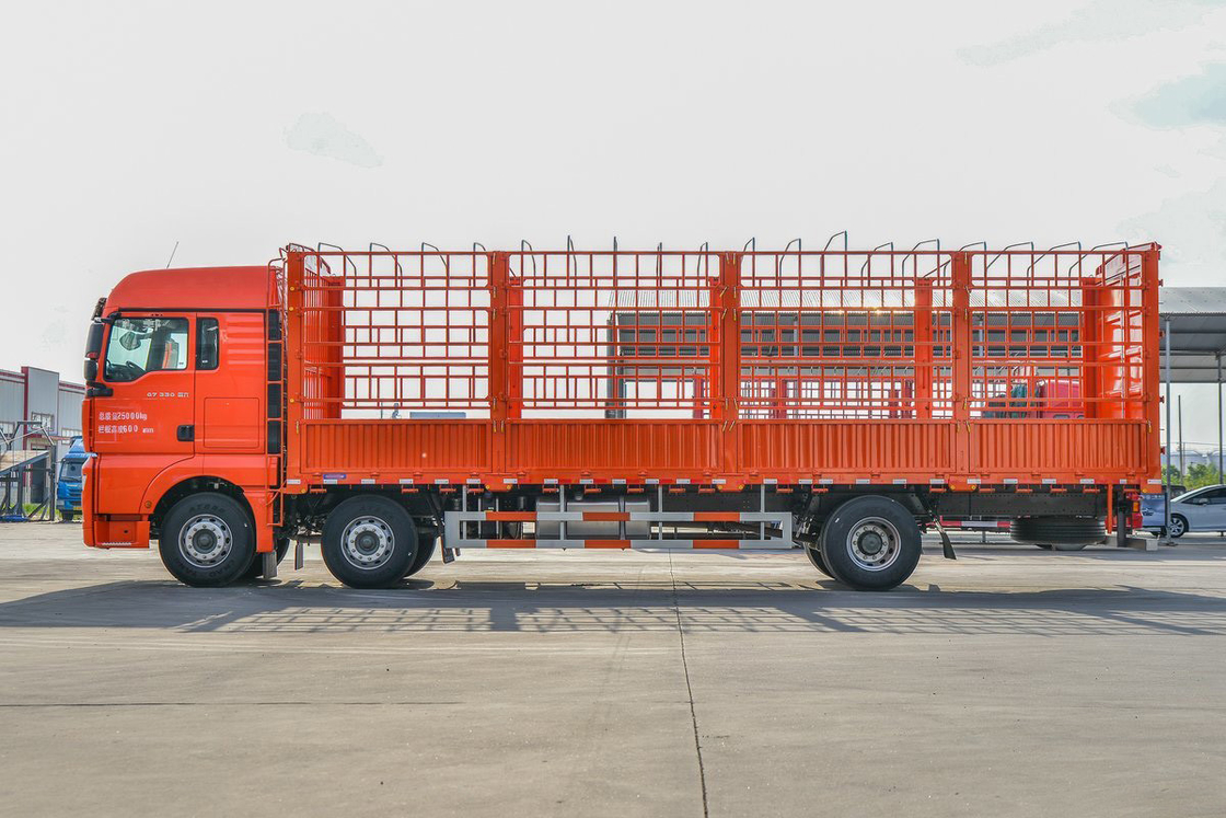 Sinotruk G5 Modell 250 PS 4X2 6,8 m AMT 8-Gang-Deflektor und Strömungsplatte SITRAK Zaun Truck