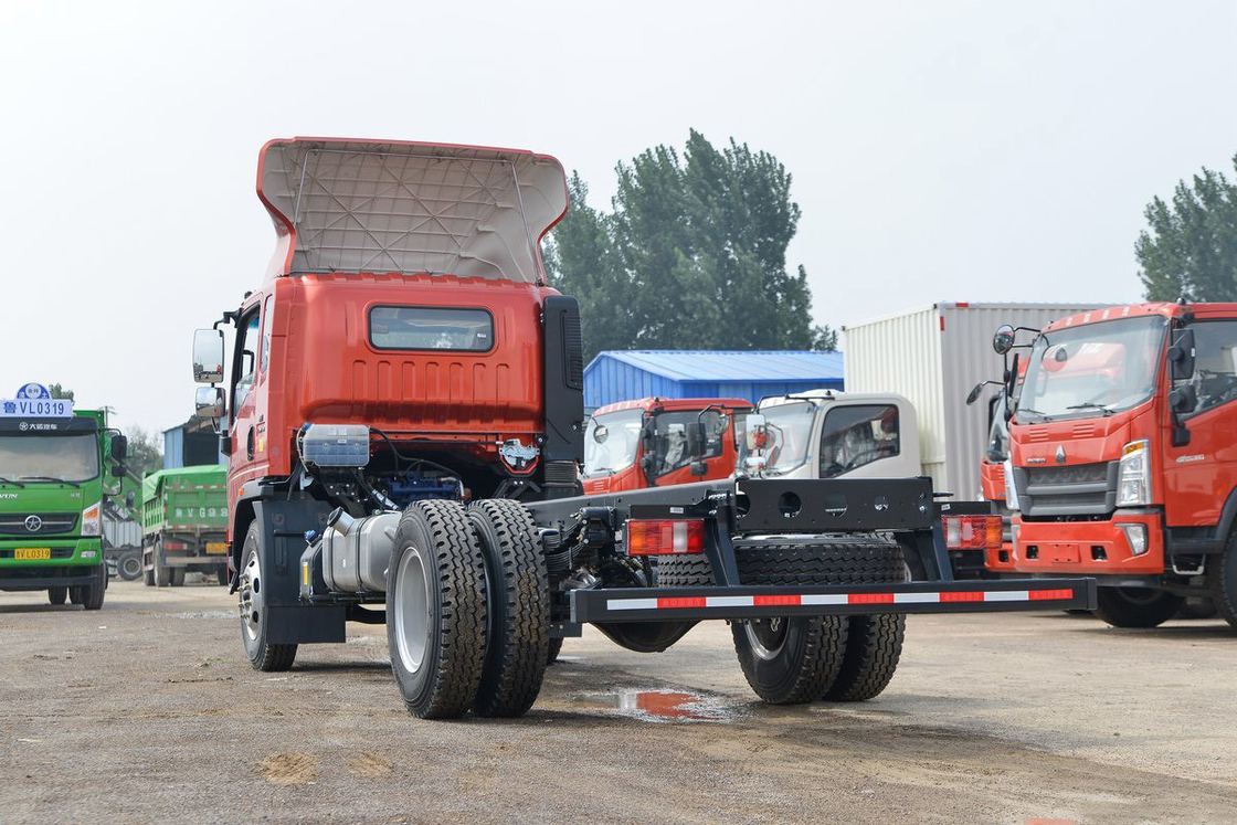 Sinotruk Hochdachdeflector 190 PS Howo Truck Chassis kann mit 5,75m Zaun Truck installiert werden