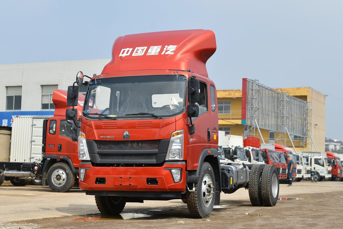 Sinotruk Hochdachdeflector 190 PS Howo Truck Chassis kann mit 5,75m Zaun Truck installiert werden