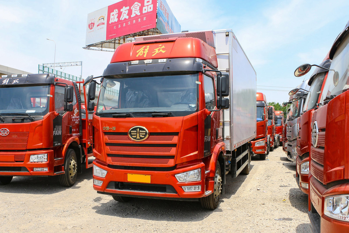 FAW Jiefang CA5180 J6L Kühlfahrzeug Diesel 240 PS 4X2 6m Ladekast Doppelseitertür und Einzelseitertür