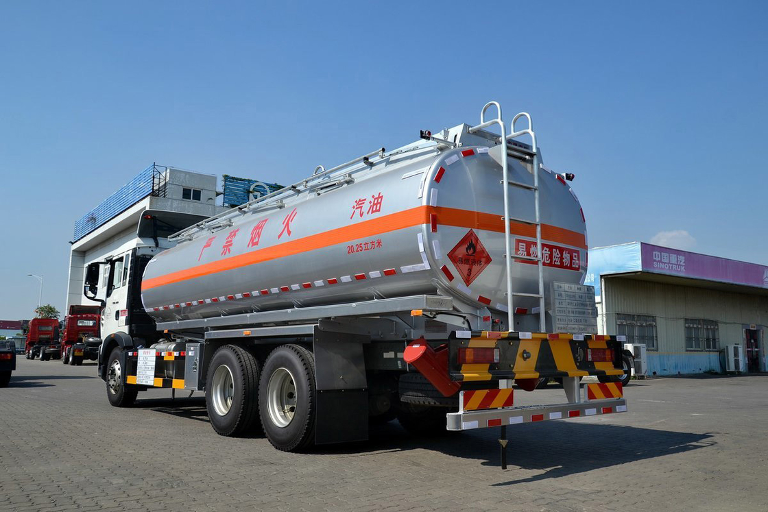 Sinotruk ZZ1257 T5G High Top Fairing Diesel 240 PS 14,5T 6X4 Treibstoffbehälter 20,25m3 HOWO Öl Tankwagen