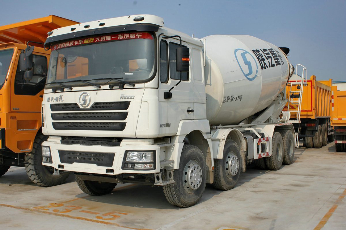 Shaanxi Automobile Heavy Truck Delong F3000 375HP 8X4 Hydraulischer Hauptsitz Betonmischer