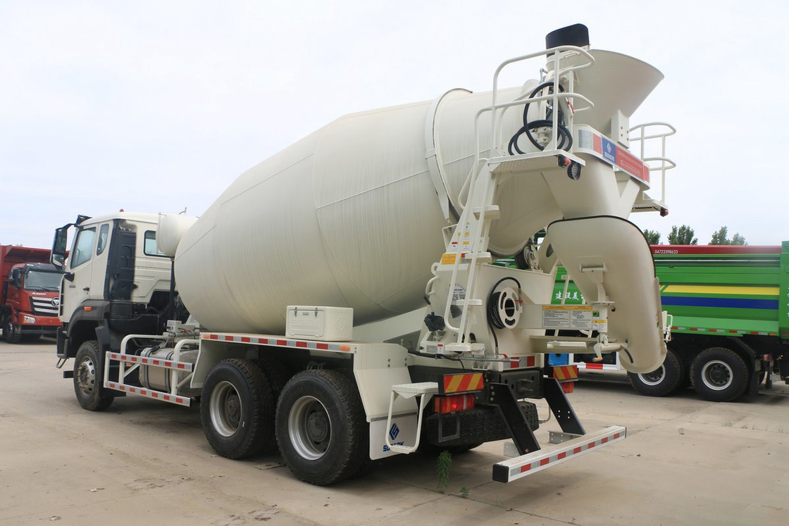 Sinotruk Haohan N7G Flat Top Half Row Sitze 380 PS Automatische Klimaanlage 6X4 Betonmischer