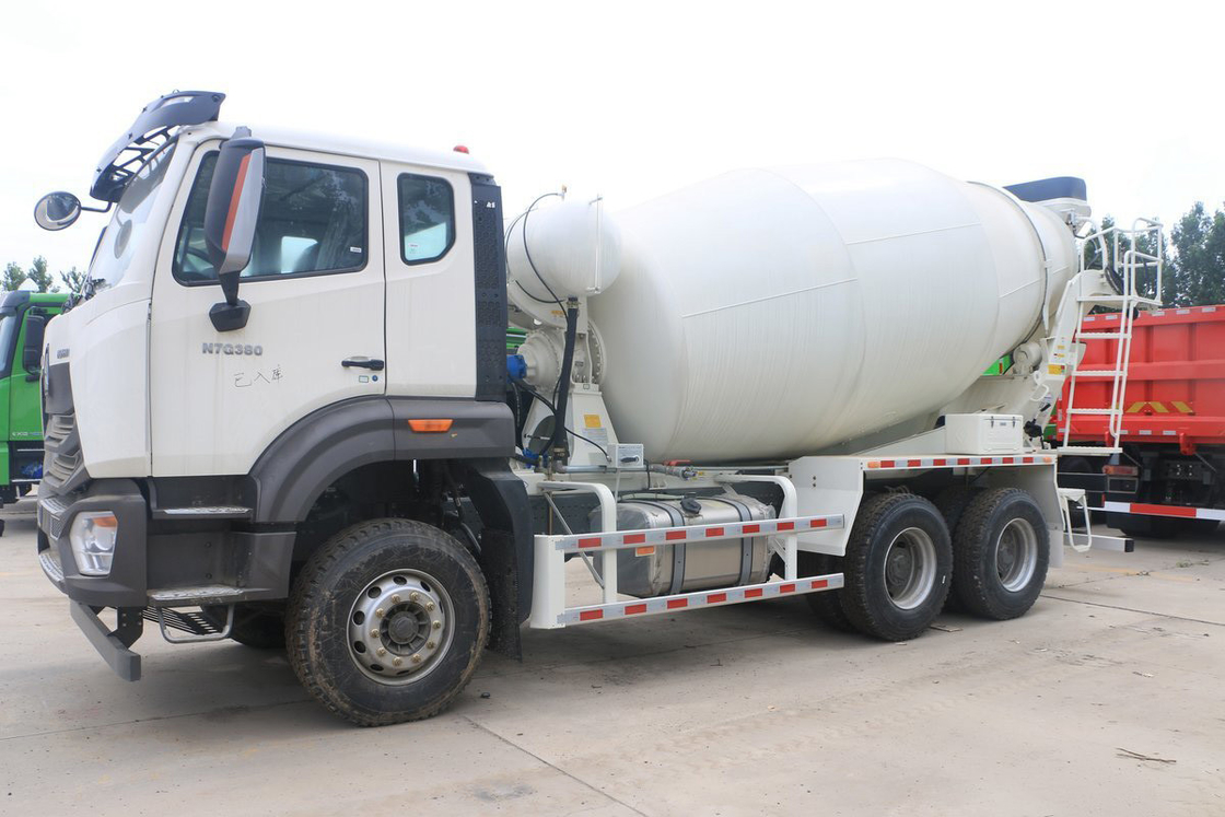 Sinotruk Haohan N7G Flat Top Half Row Sitze 380 PS Automatische Klimaanlage 6X4 Betonmischer