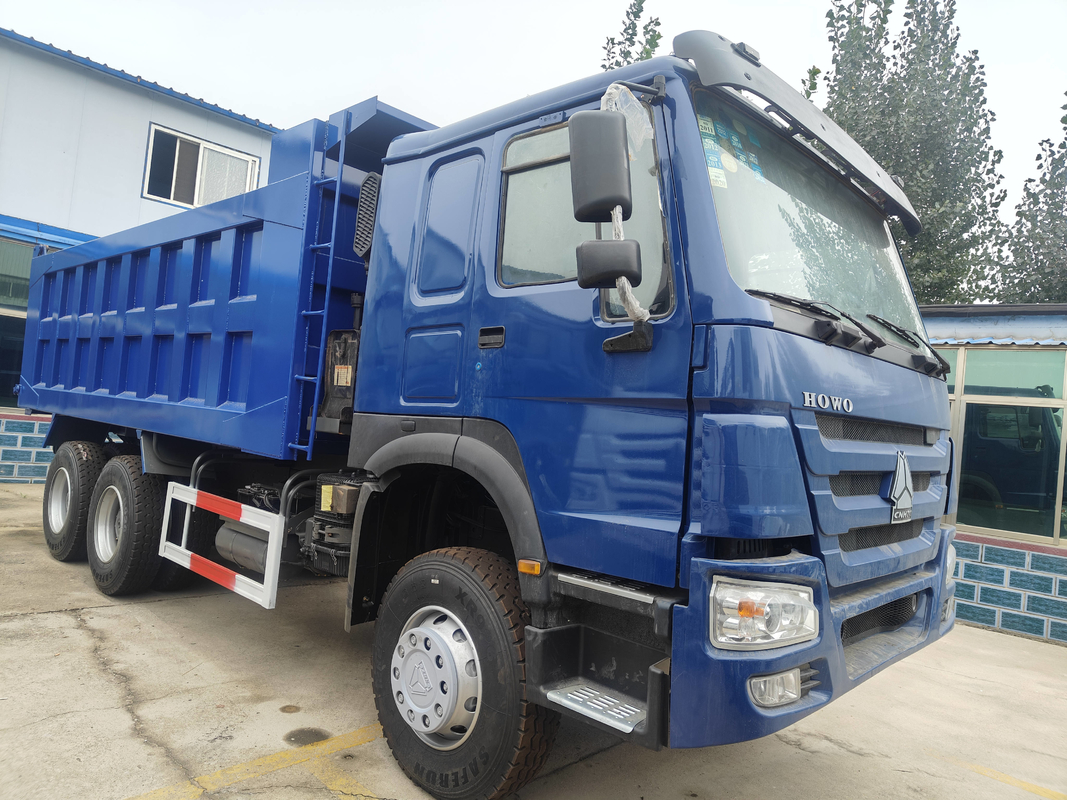 Lastwagen in Afrika Howo Dump / Tipper 6*4 Blaue Farbe 10 Räder mit hohem Refubited New Bucket