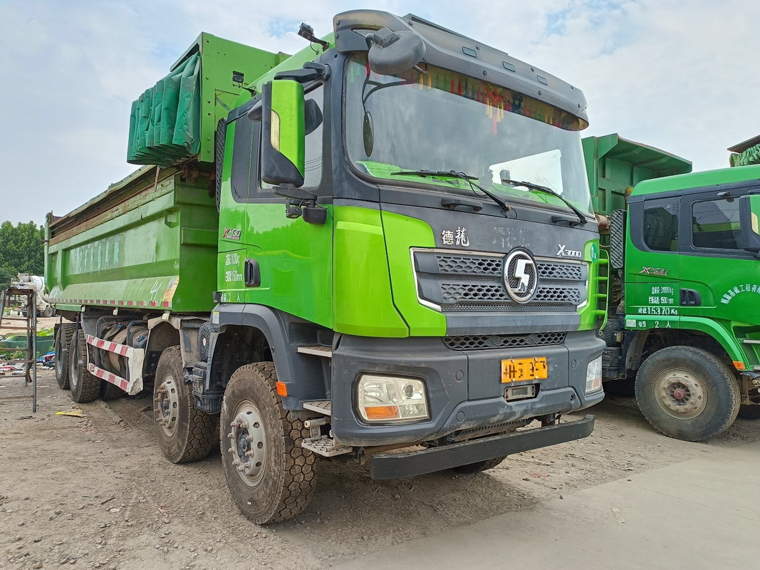 8x4 Tipper Truck Shacman Dump Truck zum Verkauf 2021 Jahr 30-50 Tonnen Felsen Sand Transport