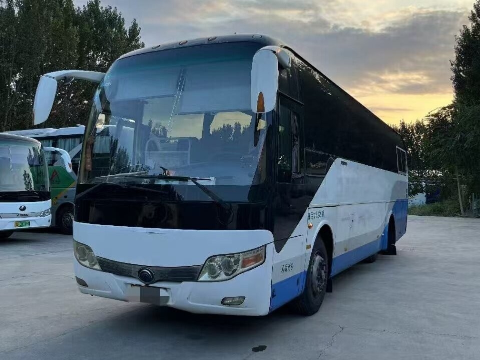 Busse und Reisebusse mit 59 Sitzplätzen Yutong Bus 3*2 Sitzplätze Layout Klimaanlage Nutzung in Afrika
