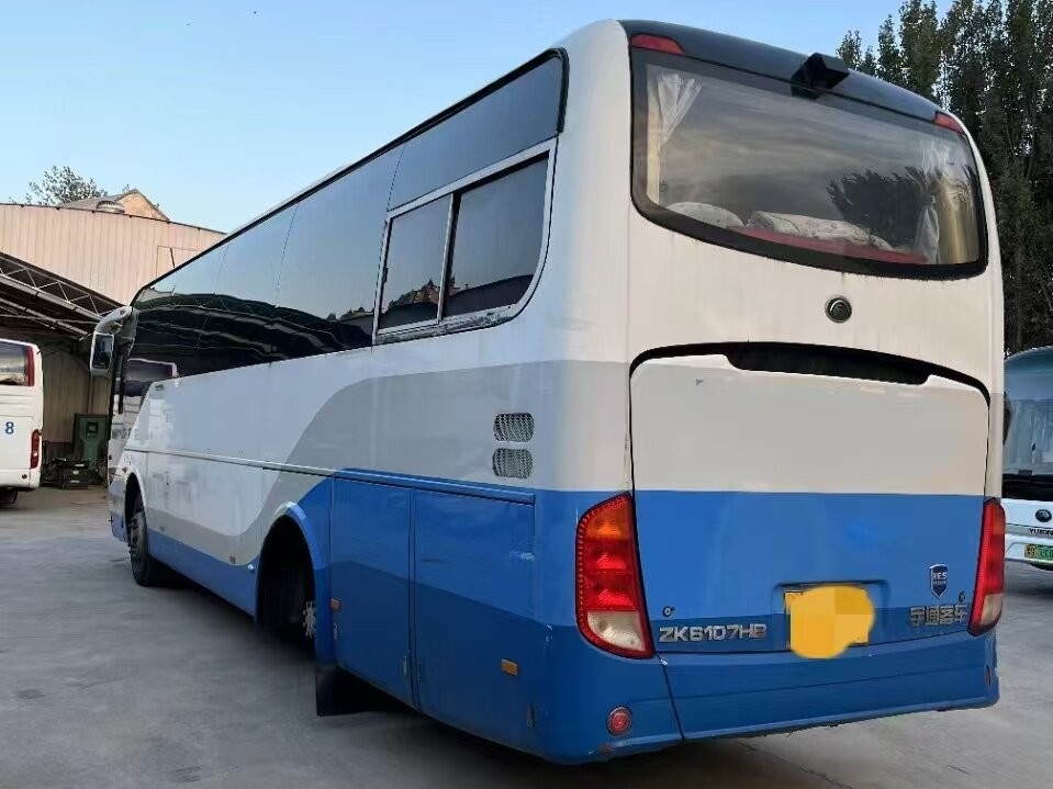 Busse und Reisebusse mit 59 Sitzplätzen Yutong Bus 3*2 Sitzplätze Layout Klimaanlage Nutzung in Afrika