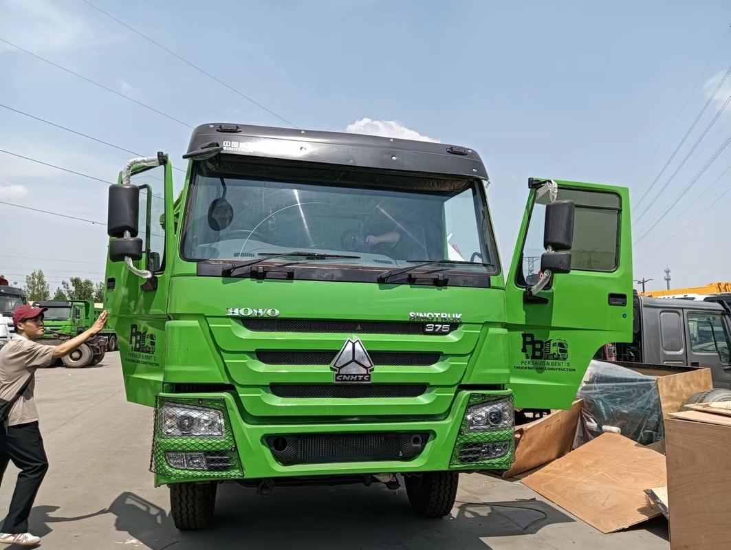 Gebrauchtes Schleppfahrzeug in Simbabwe Sinotruk Howo Leaf Spring 30CBM Box Rechte Handlauf