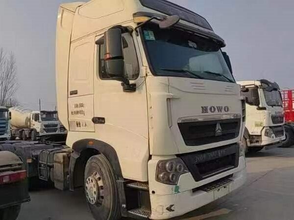 Howo Traktor Lkw Hochdach Kabine Howo T7H Pferdekopf Schleppfahrzeug 50 Tonnen Weichai 440 PS leistungsstarker Motor