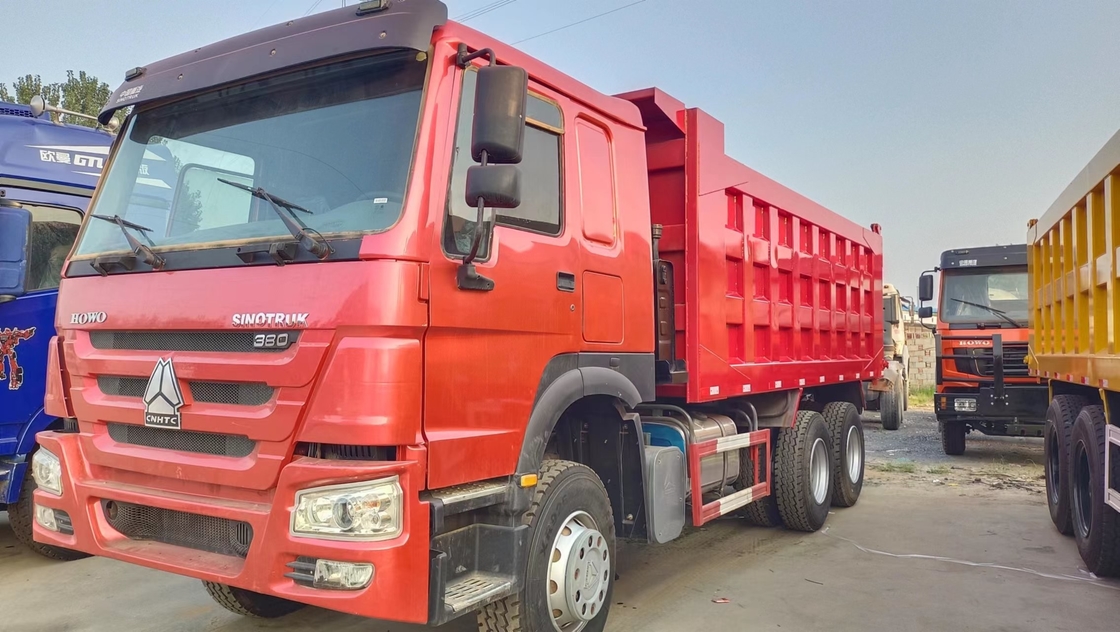 Howo Dump Truck Gebraucht eine und eine halbe Reihe Kabine Sinotruk Tipper 20cbm Box 380hp Euro 2 Emission