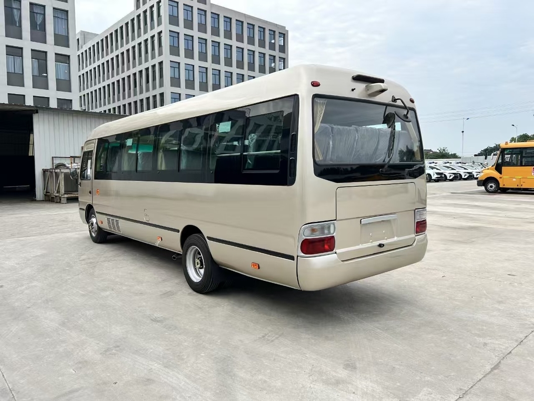 China Minibus 30 Sitzplätze Cummins Motor Diesel A/C Neue LHD Euro 2 Emissionsnutzung In Ghana